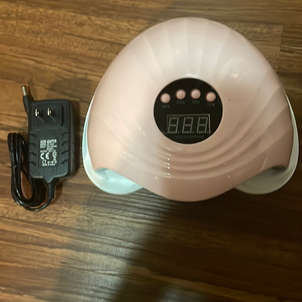Nail dryer